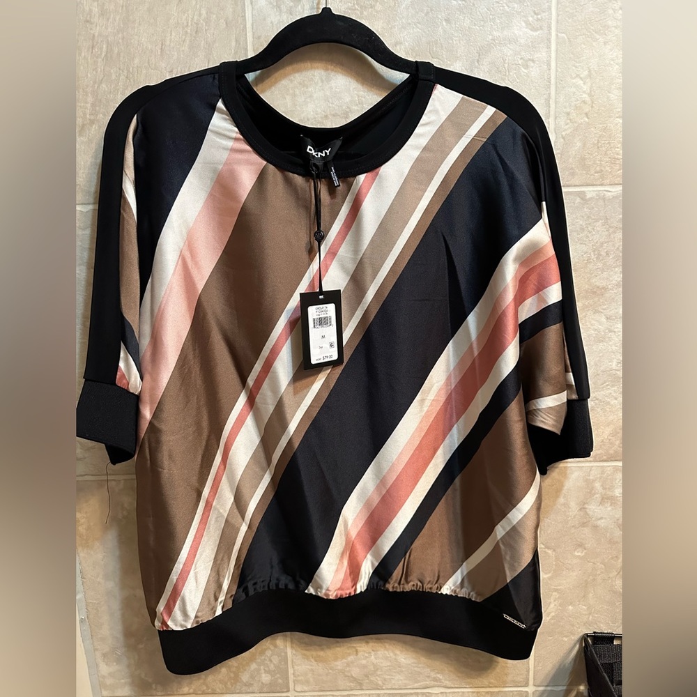 DKNY NWT medium blouse